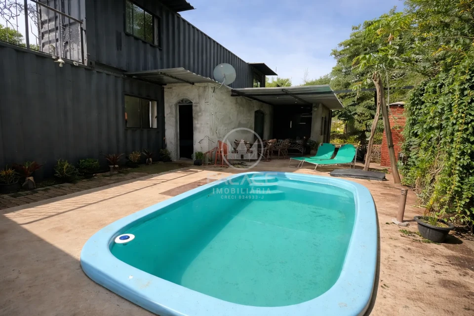 CASA RESIDENCIAL / LOCACAO / 3 QUARTOS / PISCINA /  DOIS CORREGOS