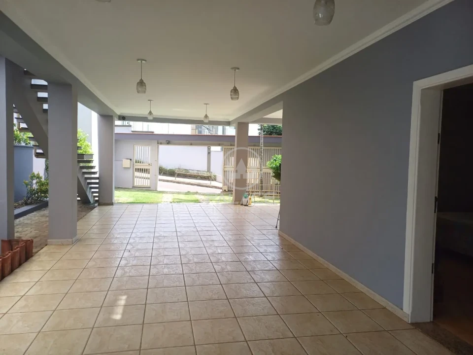 CASA A VENDA NO BAIRRO CASTELINHO