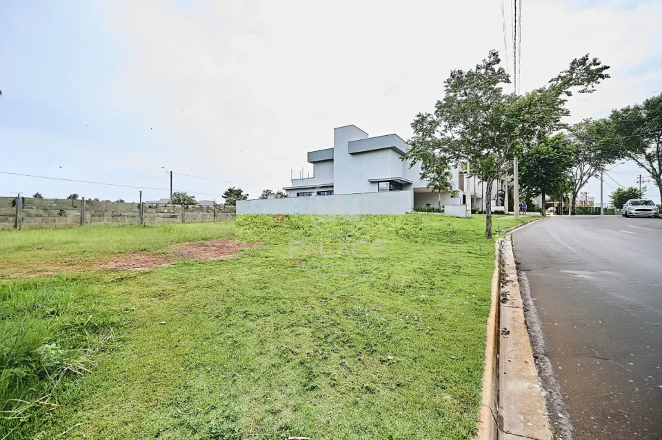 LOTE / TERRENO DE 336M² A VENDA CONDOMINIO VILA D'AQUILA