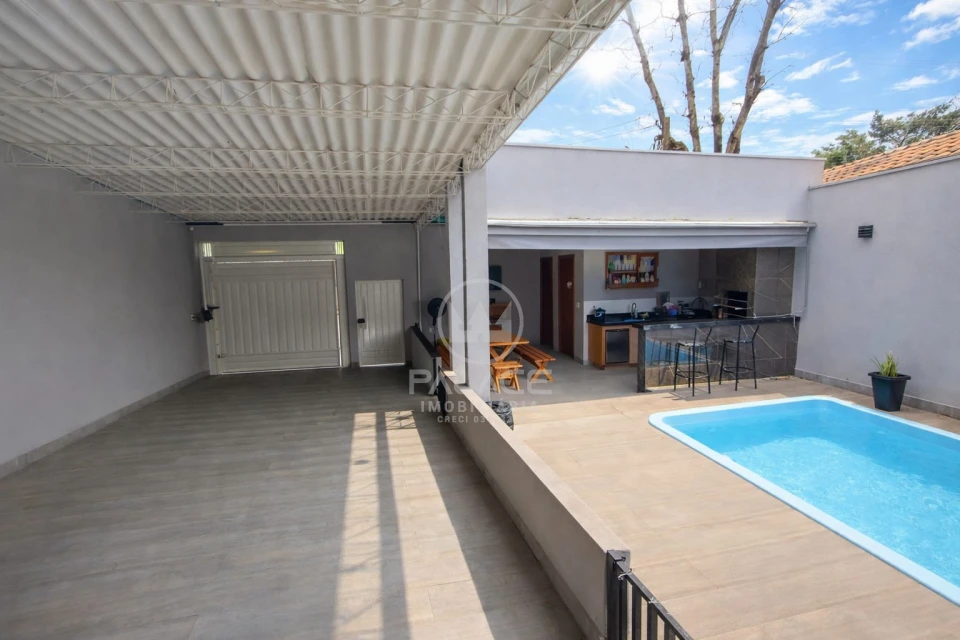 Casa com piscina a venda no bairro Vila Sônia, Piracicaba, SP.