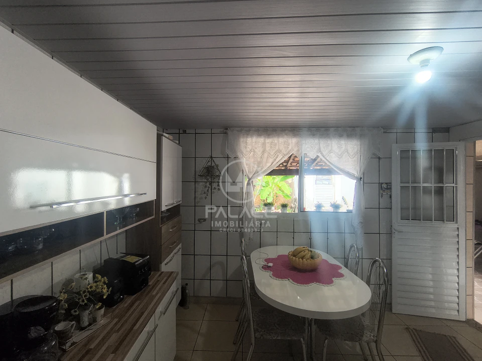 Imagens do imóveis Casa  de esquina excelente á venda na Balbo