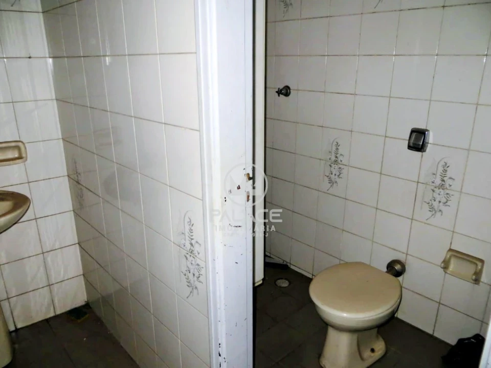 Barracão :  / Comercial / Vila Rezende