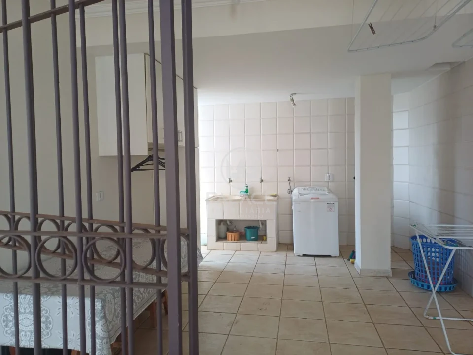 CASA A VENDA NO BAIRRO CASTELINHO