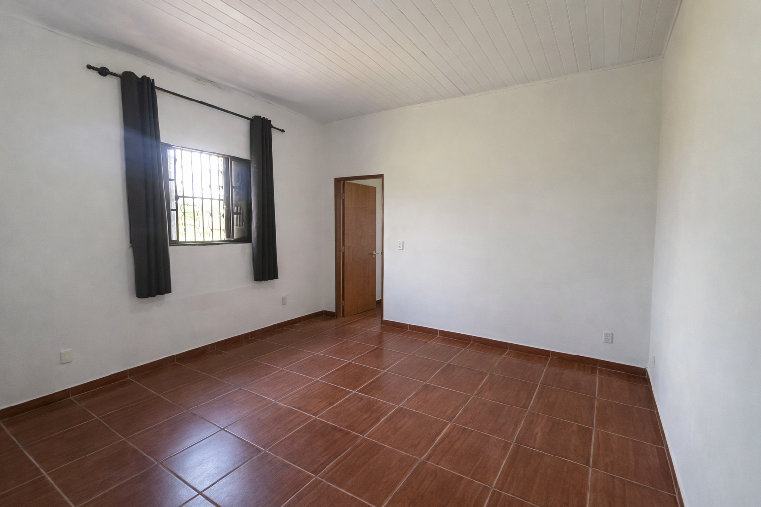 CASA / LOCACAO / RIO DAS PEDRAS/ ROD NELSON CAPRONI / 100M²