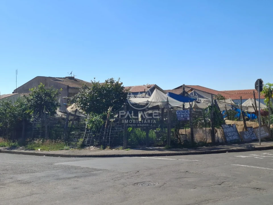Terreno a Venda em Sta Terezinha