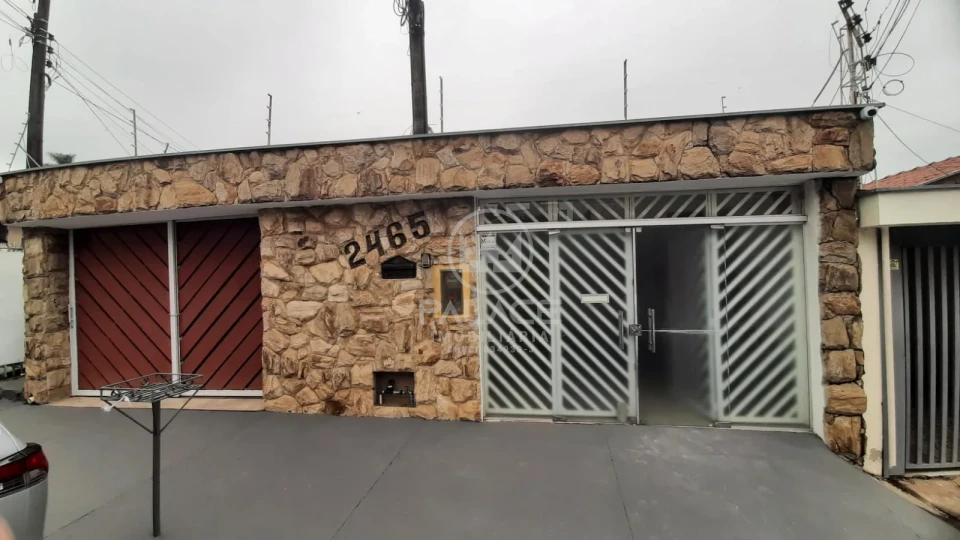 CASA PARA LOCAÇÃO /  3 QUARTOS / 5 VAGAS DE GARAGEM /COMERCIAL /  RESIDENCIAL