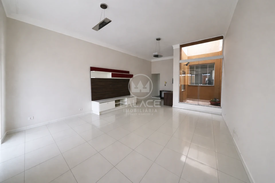 CASA PARA LOCAÇÃO / 3 QUARTOS/ CASTELINHO