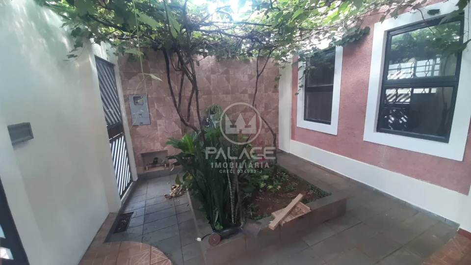 CASA PARA LOCAÇÃO/ 4 QUARTOS  / CHURRASQUEIRA/VILA REZENDE