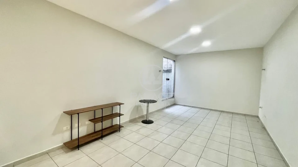 SALA COMERCIAL COM 40M² PARA LOCAÇÃO - VILA REZENDE / PIRACICABA