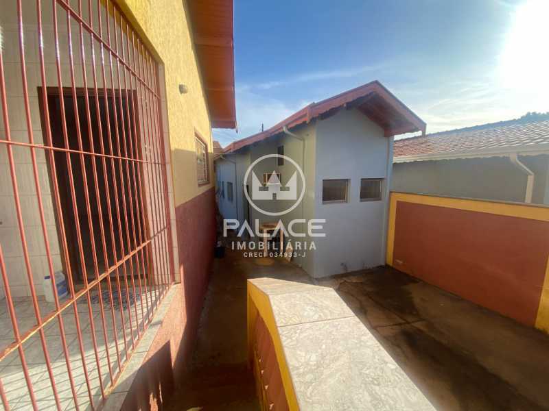 Imagens do imóveis casa com salao comercial no parque primeiro de maio