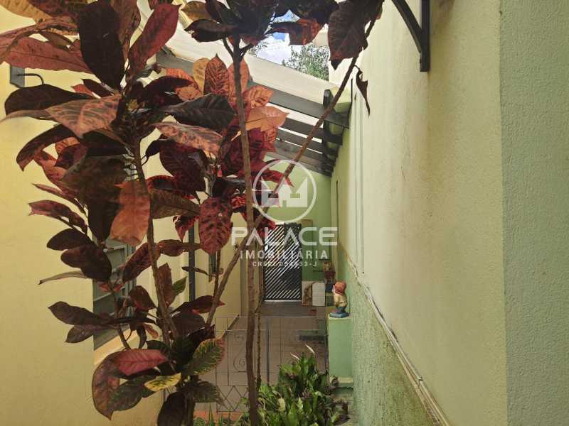 Imagens do imóveis Casa de rua -  / Residencial / Centro