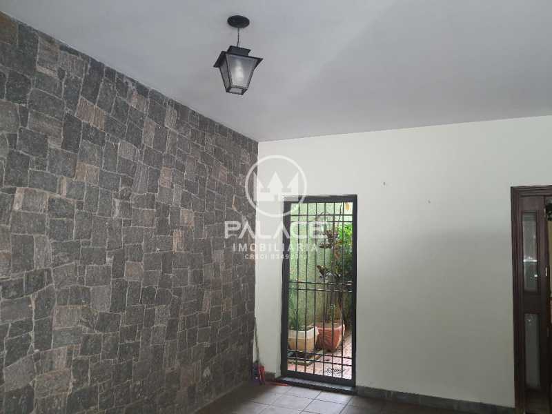 Imagens do imóveis Casa de rua -  / Residencial / Centro