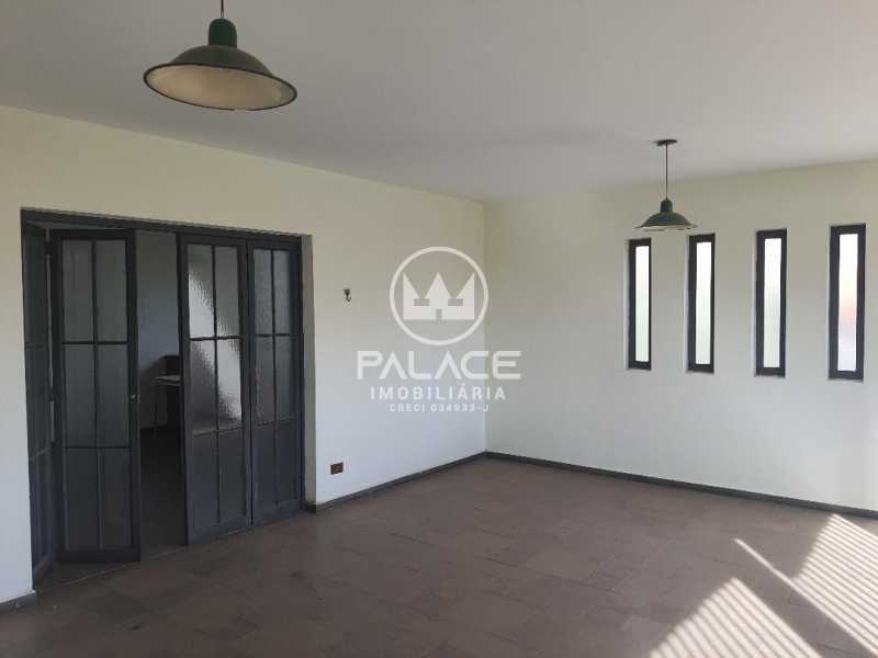 Imagens do imóveis Casa de rua -  / Residencial / Centro