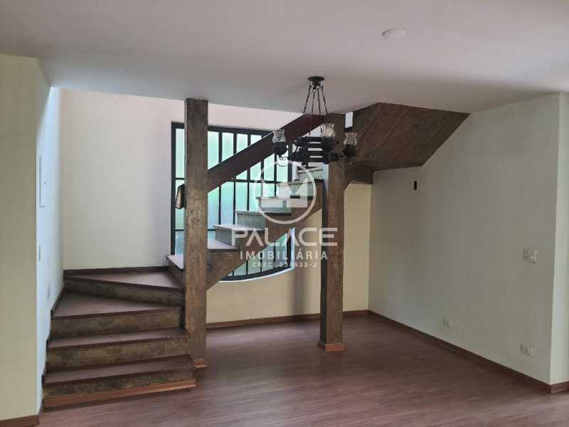 Imagens do imóveis Casa de rua -  / Residencial / Centro