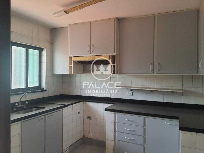 Imagens do imóveis Casa de rua -  / Residencial / Centro