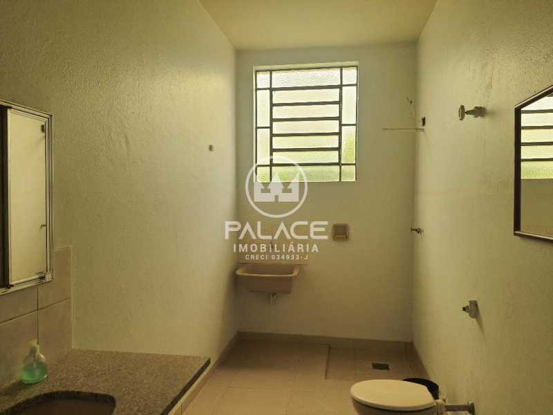 Imagens do imóveis Casa de rua -  / Residencial / Centro