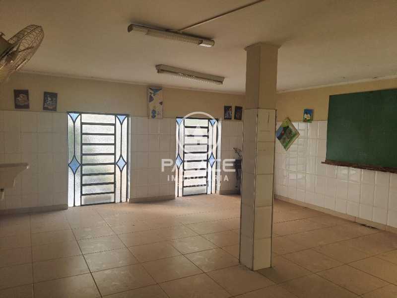 Imagens do imóveis Casa de rua -  / Residencial / Centro