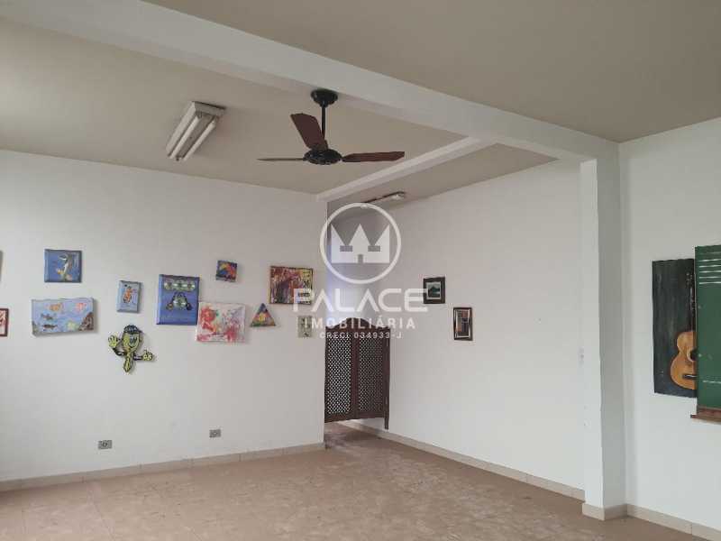 Imagens do imóveis Casa de rua -  / Residencial / Centro