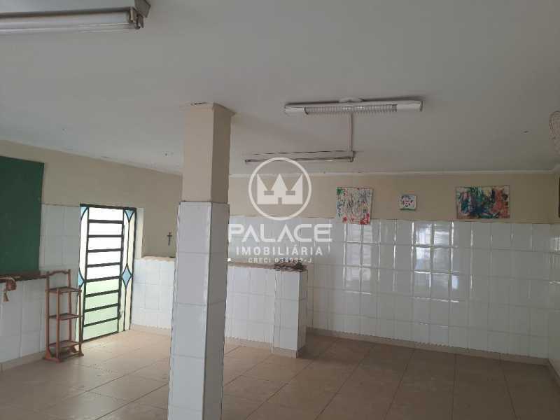 Imagens do imóveis Casa de rua -  / Residencial / Centro