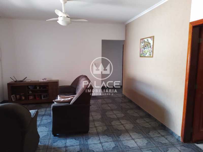 Imagens do imóveis Casa a venda no centro de Artêmis, Piracicaba, SP. 5 dormitórios, 6 vagas, 853m².