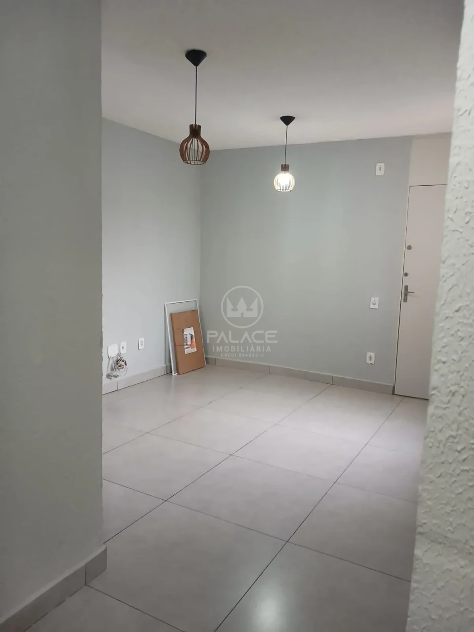 Apto á Venda no Condominio Ipê Amarelo  - Parque Orlanda 1