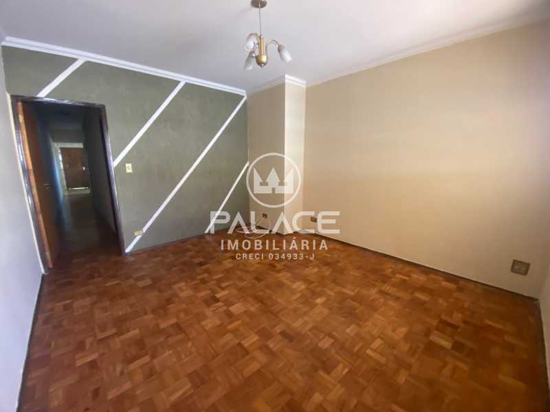 Casa de rua -  / Residencial / Vila Rezende