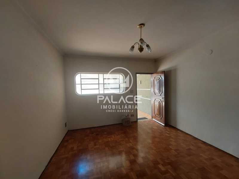 Casa de rua -  / Residencial / Vila Rezende