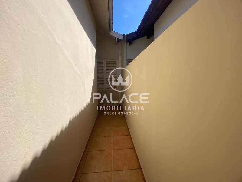 Casa de rua -  / Residencial / Vila Rezende