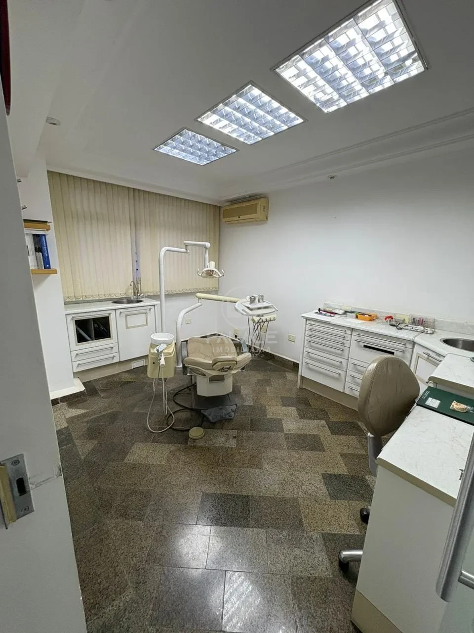 SALA COMERCIAL EQUIPADA PARA CLINICA ODONTOLOGICA COM 5 CONSULTORIOS