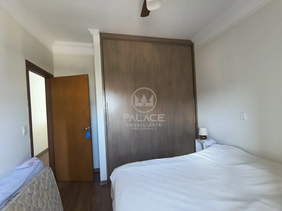 Casa à Venda no Condomínio Leão