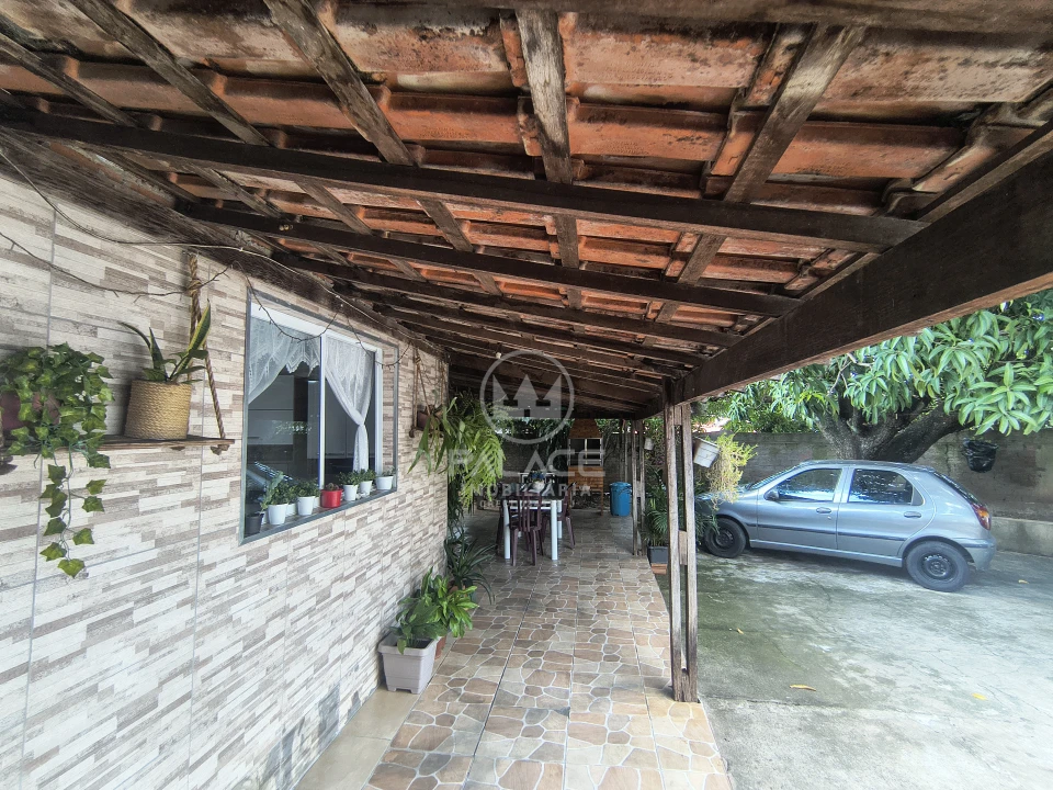 Casa  de esquina excelente á venda na Balbo