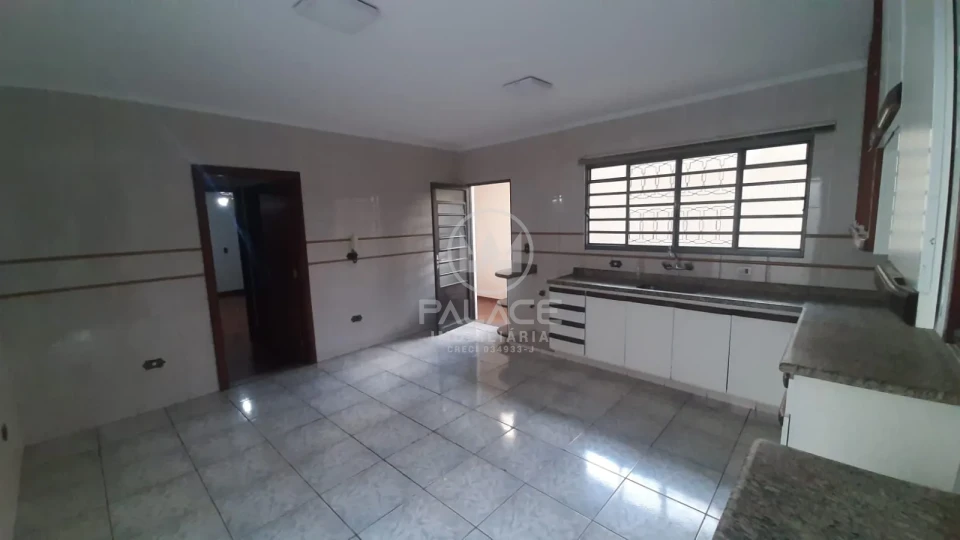 CASA PARA LOCAÇÃO/ 4 QUARTOS  / CHURRASQUEIRA/VILA REZENDE