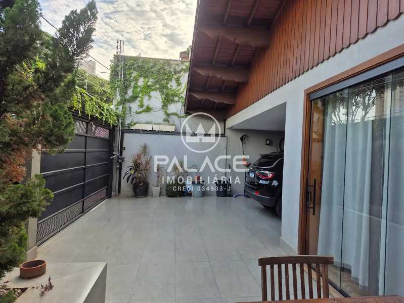 Casa de rua : Térrea / Residencial / Nova América