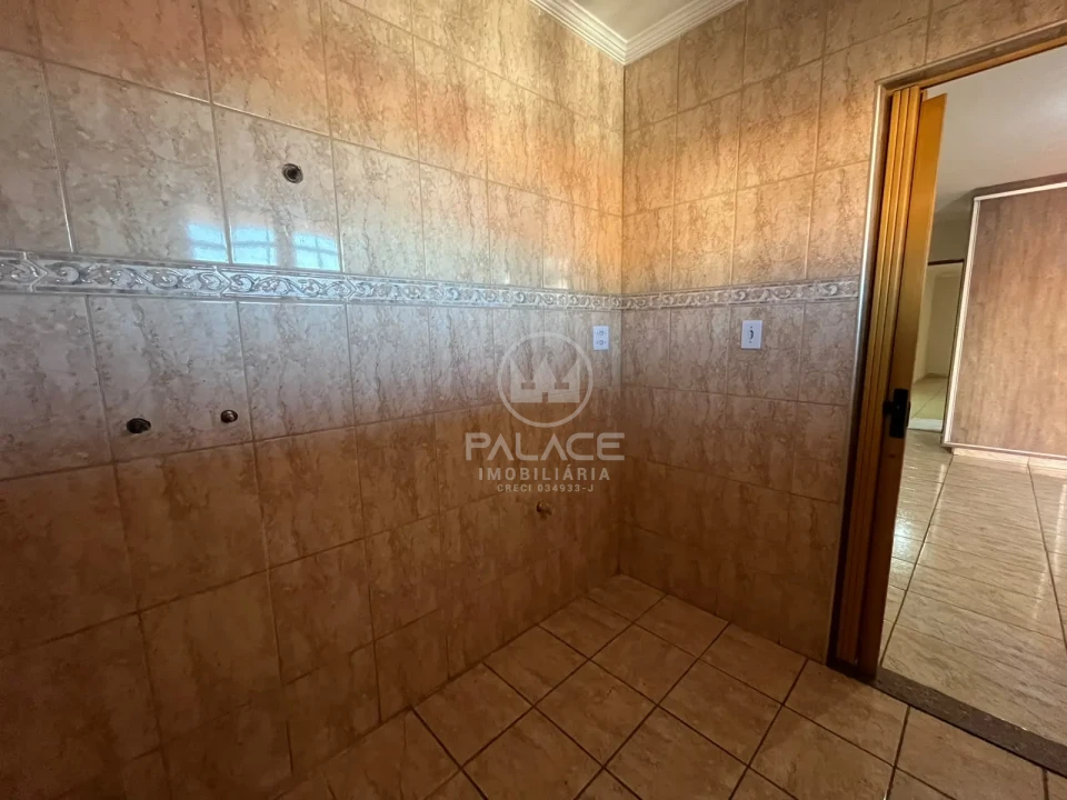 Casa para alugar, 3 quartos, sendo 1 suíte, 2 vagas, no Santa Rosa em Piracicaba / SP