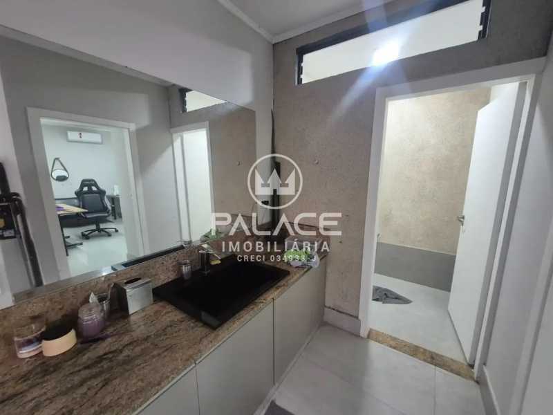 Casa de rua : Térrea / Residencial / Nova América