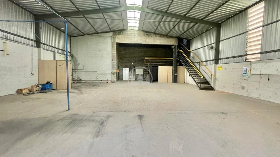 Imagens do imóveis Barracão para alugar, 500m² por RS 3.500,00-mês - Estância Lago Azul (Ártemis) - Piracicaba-SP