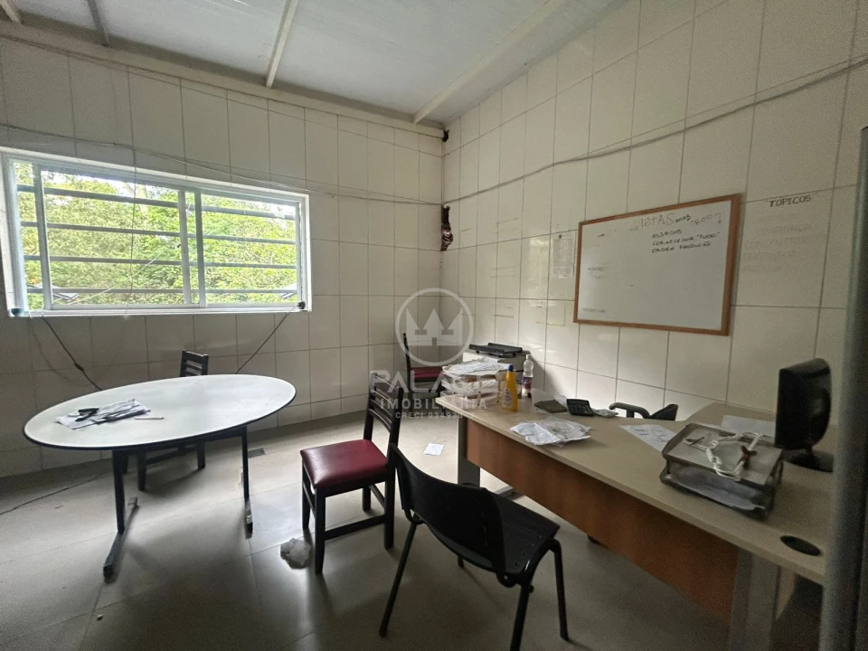 BARRACÃO PARA ALUGAR EM EXCELENTE LOCALIZAÇÃO E CONDIÇÕES - 1.000M²