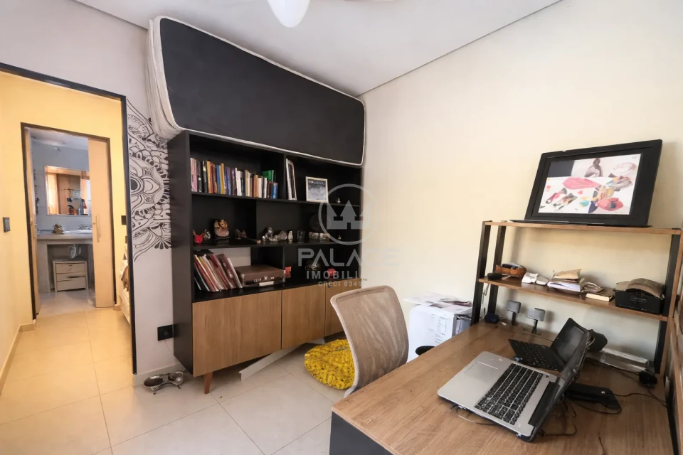 CASA RESIDENCIAL / LOCACAO / 3 QUARTOS / PISCINA /  DOIS CORREGOS