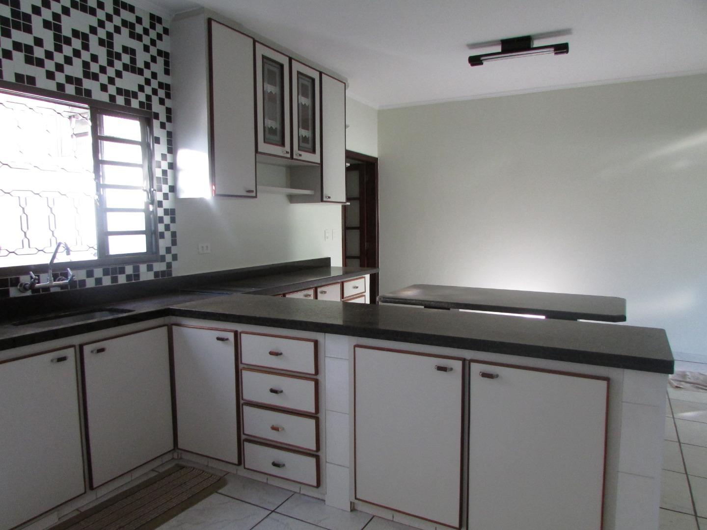 Casa com 3 dormitórios, 140 m² - venda por RS 600.000,00 ou aluguel por RS 2.000,00-mês - Centro - Piracicaba-SP