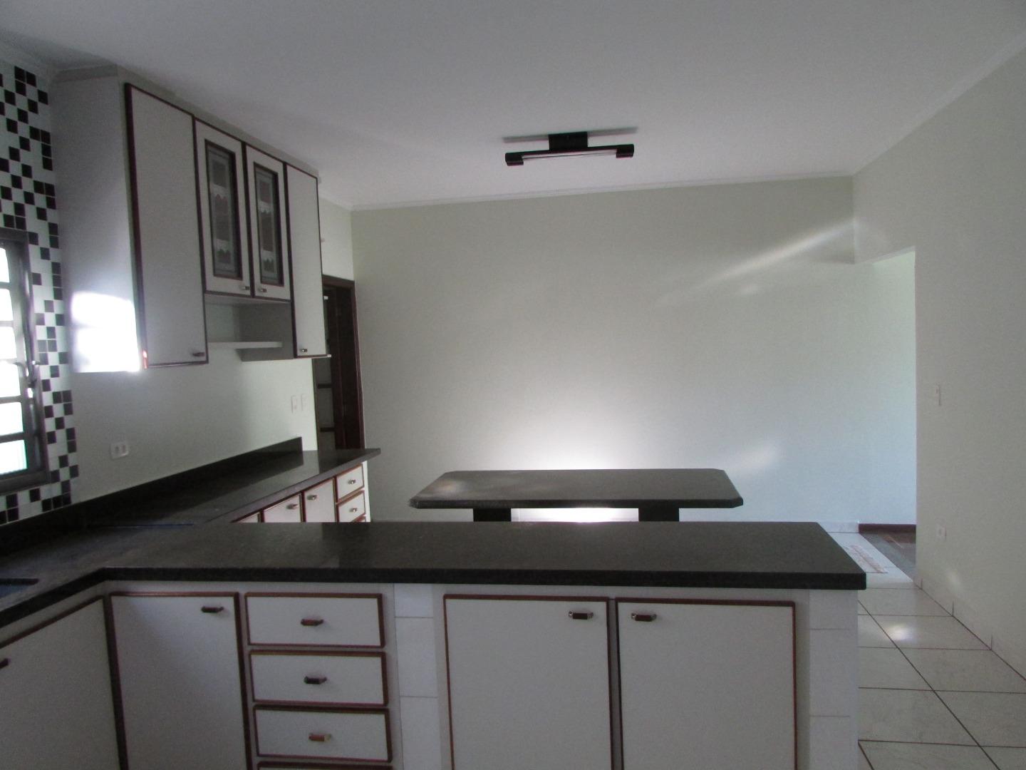 Casa com 3 dormitórios, 140 m² - venda por RS 600.000,00 ou aluguel por RS 2.000,00-mês - Centro - Piracicaba-SP