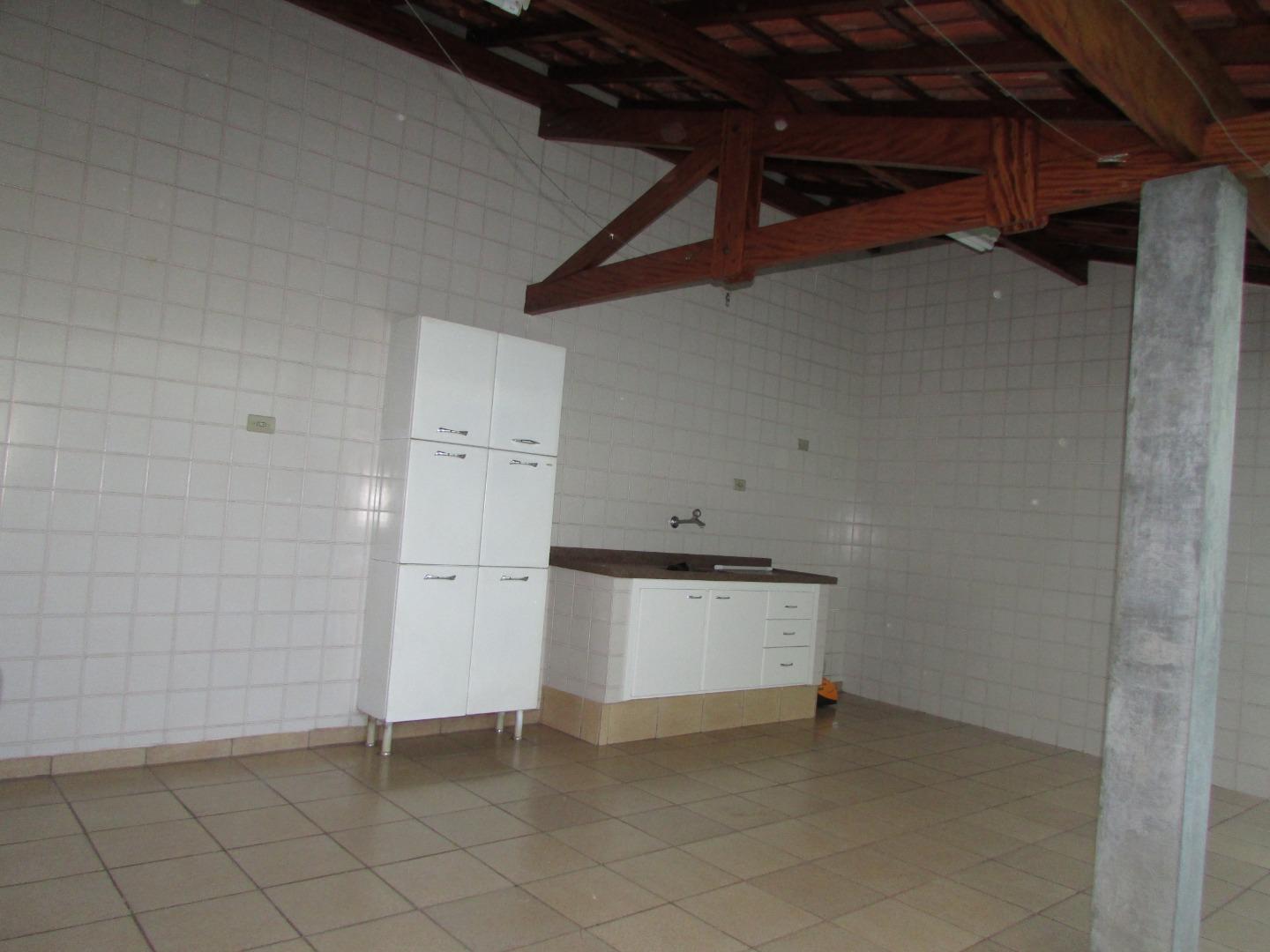 Casa com 3 dormitórios, 140 m² - venda por RS 600.000,00 ou aluguel por RS 2.000,00-mês - Centro - Piracicaba-SP