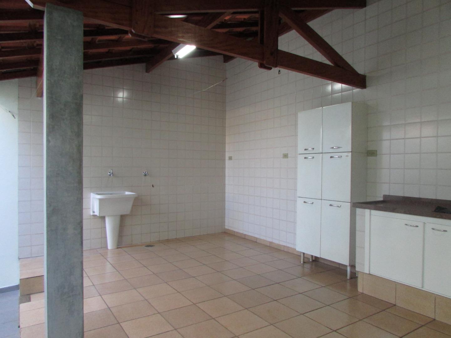 Casa com 3 dormitórios, 140 m² - venda por RS 600.000,00 ou aluguel por RS 2.000,00-mês - Centro - Piracicaba-SP