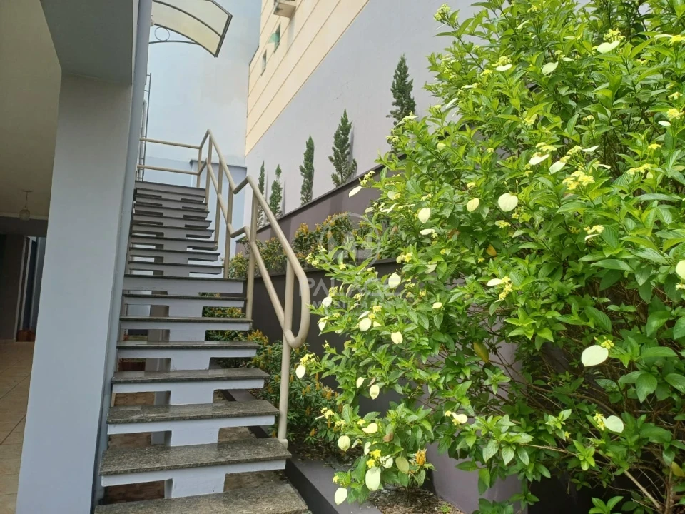 CASA A VENDA NO BAIRRO CASTELINHO