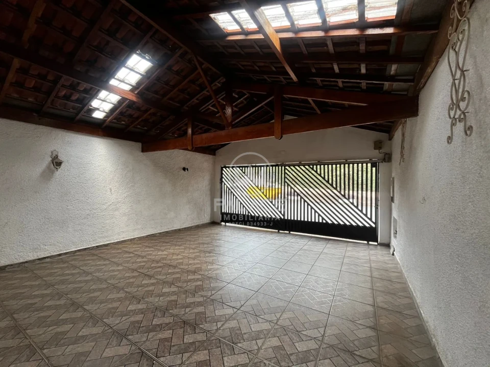 CASA PARA ALUGAR NA VILA INDEPENDENCIA, C/ 4 QUARTOS - SENDO 145.5m²