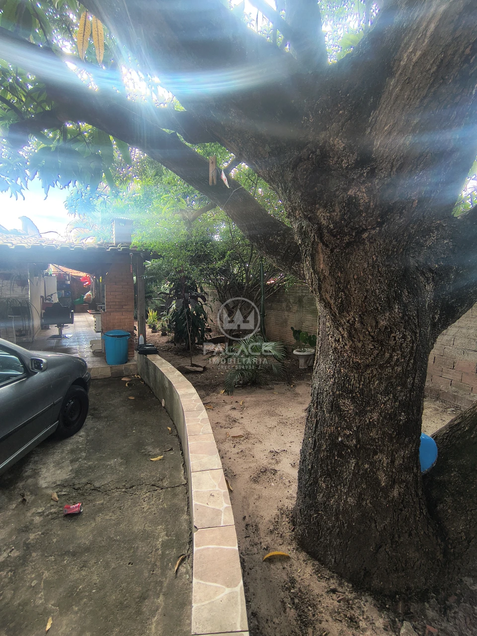 Casa  de esquina excelente á venda na Balbo