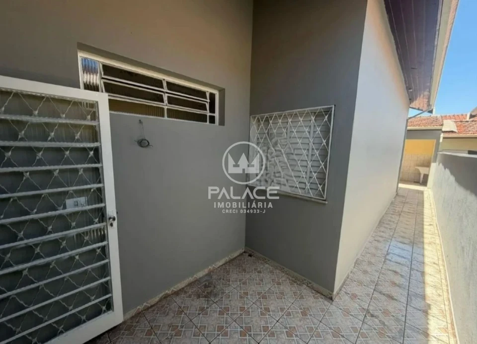 CASA PARA ALUGAR COM 3 QUARTOS CASTELINHO