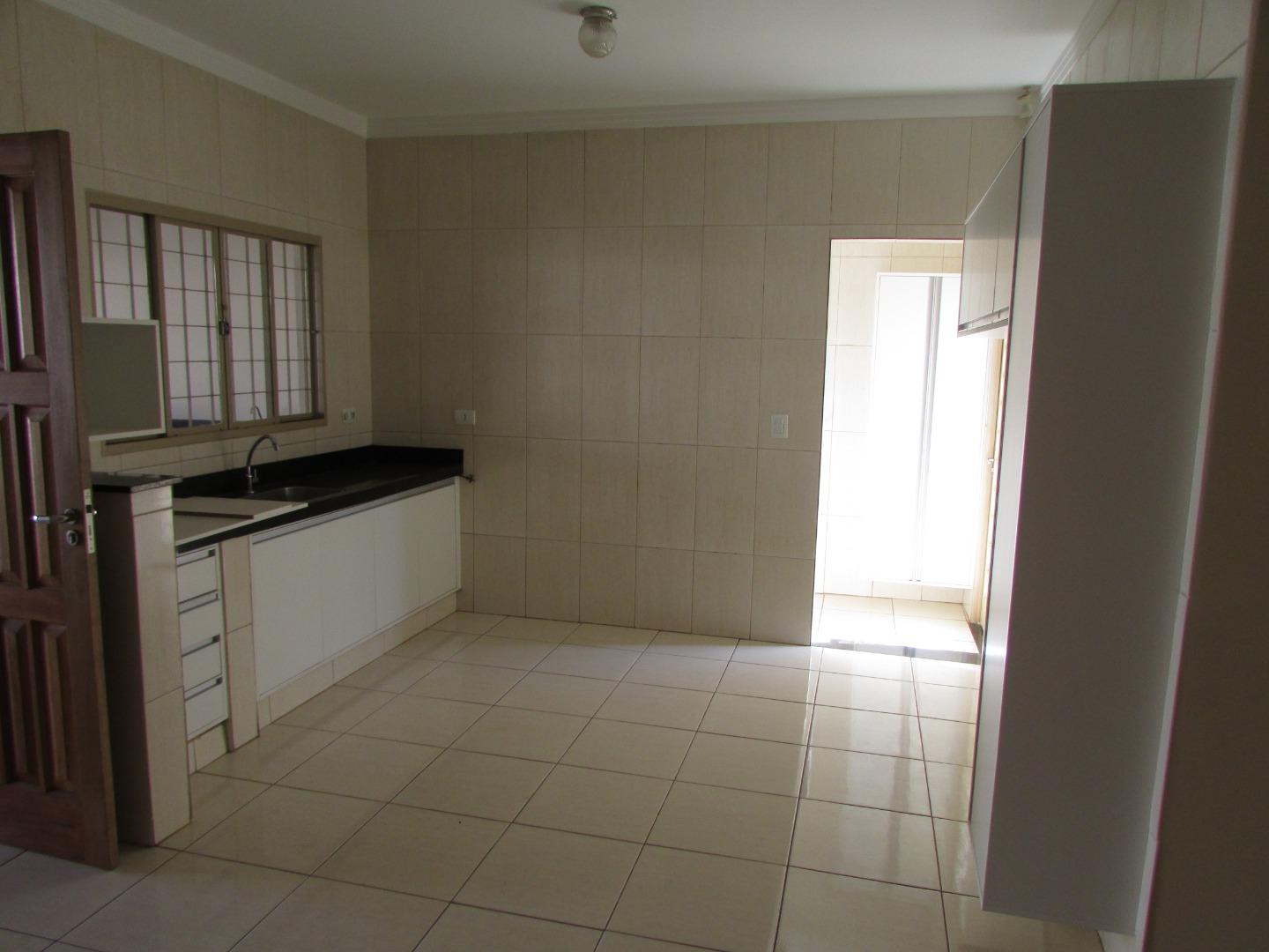 CASA PARA LOCAÇÃO COM 3 QUARTOS NO PQ PRIMEIRO DE MAIO