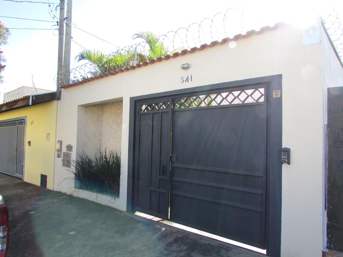 CASA PARA LOCAÇÃO COM 3 QUARTOS NO PQ PRIMEIRO DE MAIO