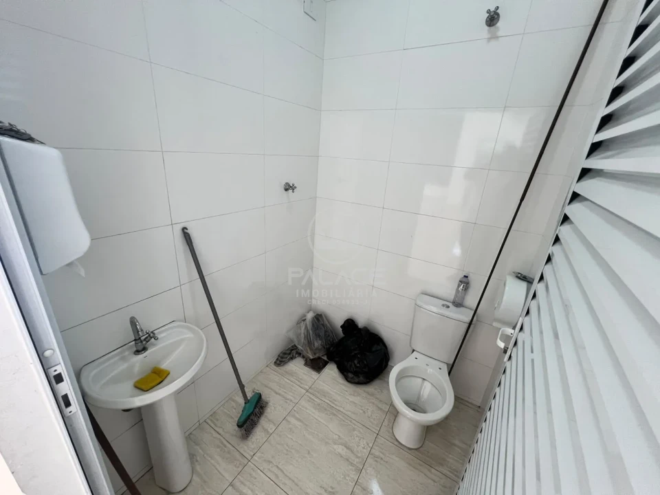 Imóvel Comercial - Barracão - disponível para locação
