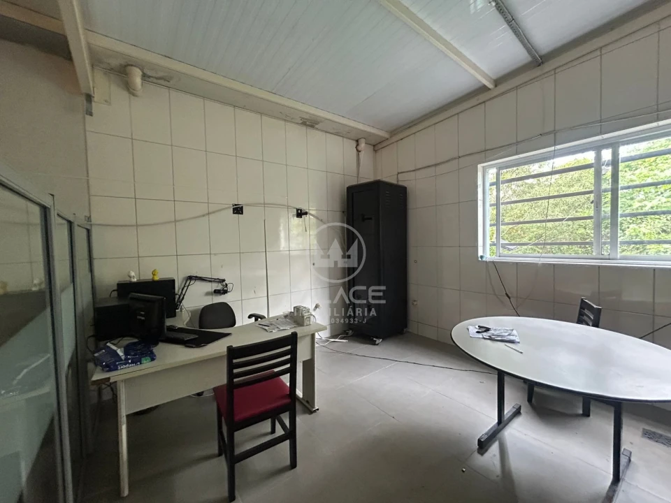 BARRACÃO PARA ALUGAR EM EXCELENTE LOCALIZAÇÃO E CONDIÇÕES - 1.000M²